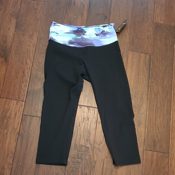 NWT Old Navy women's Cropped leggings with Abstract Waistband size Large Tall - Picture 1 of 6